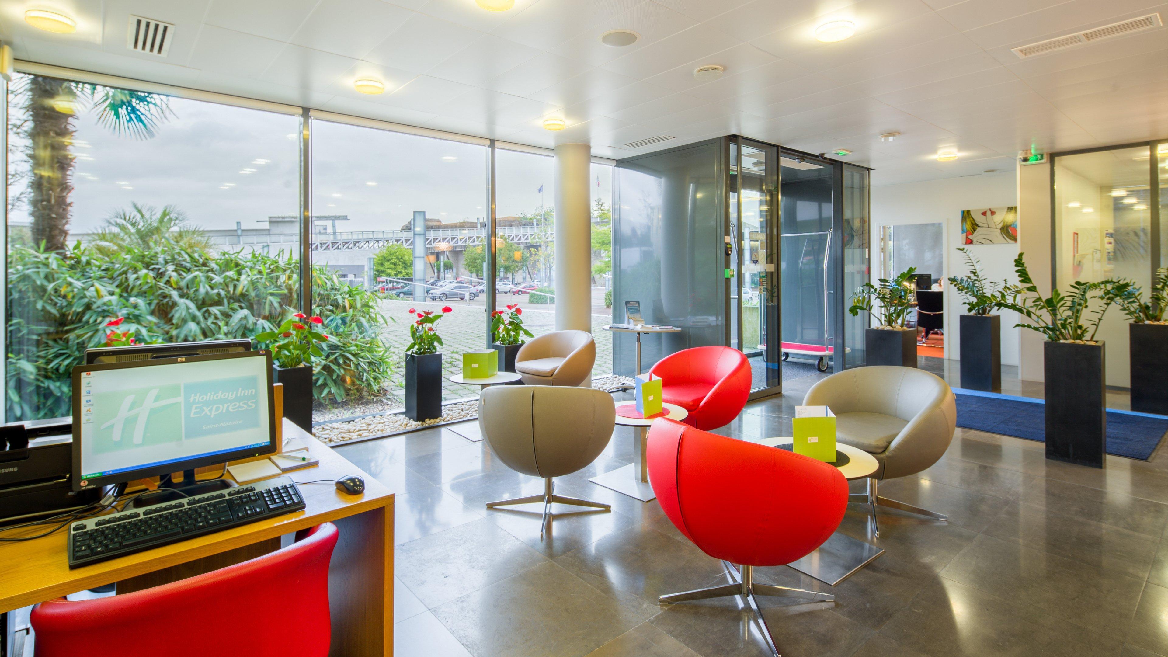Holiday Inn Express Saint-Nazaire By Ihg Exterior photo